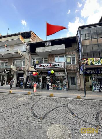 GÖLCÜK ÇARŞI İÇİNDE  UYGUN FİYATA KOMPLE SATILIK 3 KATLI TİCARİ BİNA